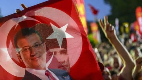 Celstraf voor geschorste burgemeester Imamoglu van Istanbul om belediging