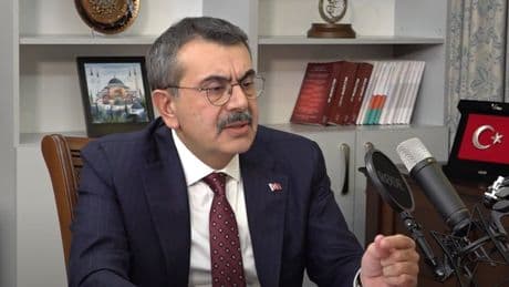 'Geri zekâlıya anlatır gibi anlatıyoruz' diyen Bakan Tekin'den geri adım