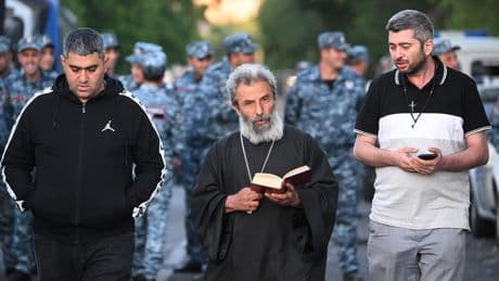 En Arménie, la fracture entre l’État et l’Église semble irréparable après la tentative de coup d’État déjouée