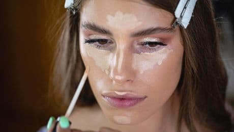 Jose López, maquillador: "Nunca utilices un corrector más claro que tu tono de piel si tienes las ojeras muy oscuras"