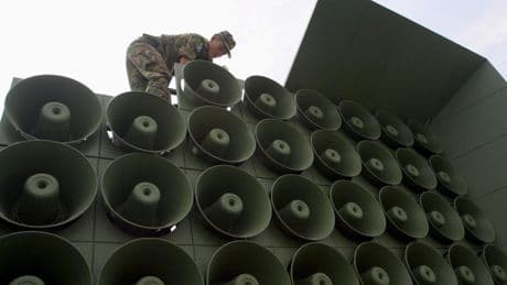 Pionyang niega la retirada de altavoces de propaganda en la frontera y rechaza "mejorar los lazos" con Seúl: "Es el enemigo"