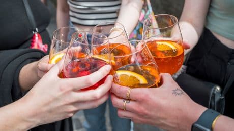 Zum Teil schon ab 1 Euro: Hier ist der Aperol Spritz im Urlaub am günstigsten