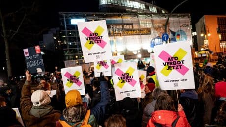 Rechtsextremismus | AfD Parteiverbot ohne Illusionen