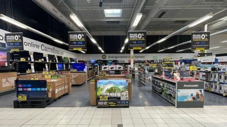 No es un error: Carrefour deja a precio de outlet esta tele QLED de 55 pulgadas y viene con un cupón de casi 100 euros