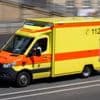 Bei Unfall in Potsdam leicht verletzt: Radler bei roter Ampel von Auto angefahren