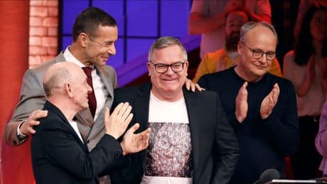 Eltons Finale bei "Wer weiß denn sowas?" – Abschiedsgeschenk ist ganz gaga