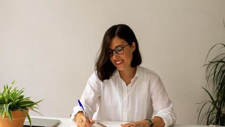 Júlia Martí, psicóloga: ''Para que las nuevas generaciones logren sus propósitos, es necesario equilibrar la autoexigencia con el autocuidado''