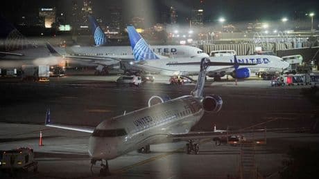United Airlines'ta sistem arızası krizi: Yüzlerce uçuş gecikti