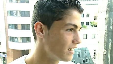 La vida de Cristiano a la edad de Lamine: transporte público, una pensión, un sueldo de 300€...