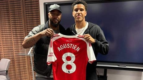 Zoon Kemy Agustien (18) klopt als volgende groeibriljant op de deur bij Arsenal: ’Er wordt al veel aan hem getrokken’
