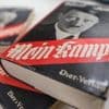 „Gespickt mit zwanghaften Wendungen“: Wie man Hitlers Sprache übersetzt