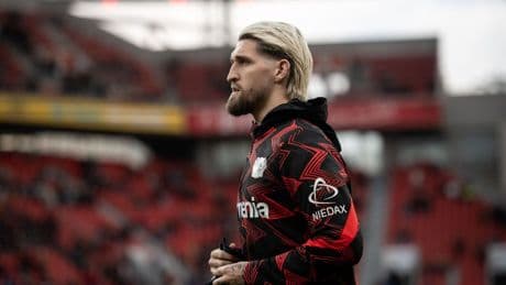 Testspiel: Dank früher Tore: Leverkusen besiegt Pisa - Ehrung für Wirtz
