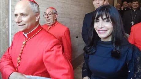 Así es Emilce Cuda, la mujer que trabaja codo con codo con el nuevo Papa León XIV