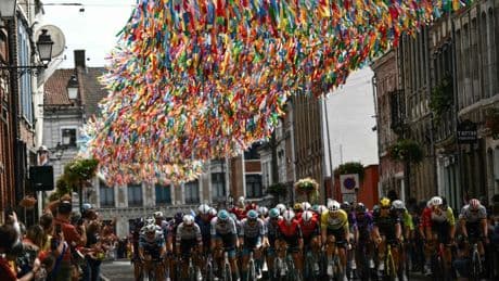 Kreativität bei Tour de France: Farbrausch bei Tempo vierzig