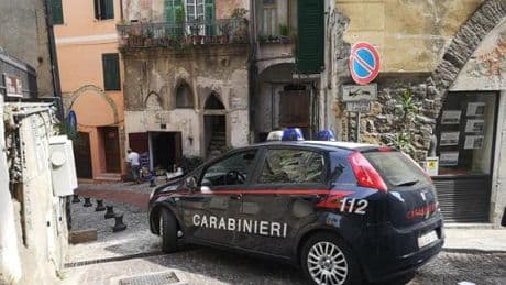 Tenta di rubare monopattino su un terrazzo, arrestato dai carabinieri a Ventimiglia