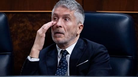 El ministro parapeto de Sánchez que se aferra al sillón pese a las constantes humillaciones