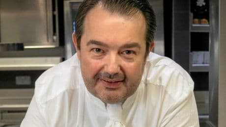 Cuisiner un délicieux clafoutis aux cerises avec Jean-François Piège