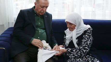 Erdoğan'dan Filistin'e para bağışlayan yaşlı kadına: "Ne kadar var, çok mu? Vay vay vay..."