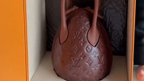 225 Euro für ein Kilo Schokolade - Diese Louis-Vuitton-Tasche ist zum Anbeißen schön