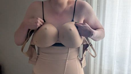 After the Kim K nipple bra, I tried the rest of her shapewear – I couldn’t sit down