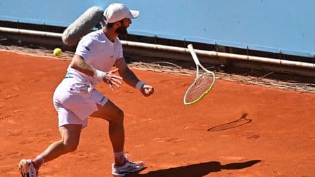Tennis : en vidéo, le craquage de Corentin Moutet qui fracasse sa raquette à Madrid