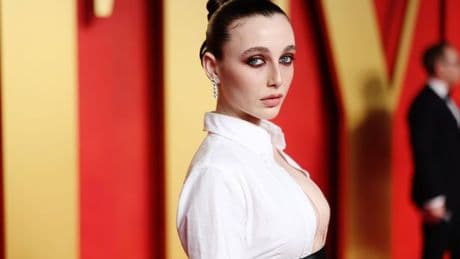 Emma Chamberlain's advice to 'anxious fans' following candid panic attack vlog