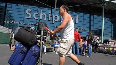 Maandag de drukste vertrekdag op Schiphol: zo mis je deze zomer zeker je vlucht niet