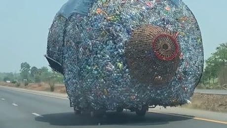 Die wohl größte Pfand-Sammlung - Auto wird zu Flaschen-Mobil