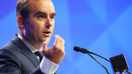 Macron nombra a Sébastien Lecornu como nuevo primer ministro francés