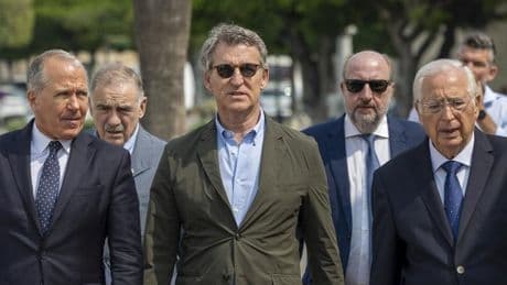 Feijóo ve al PSOE en «caída libre» y se ofrece como alternativa para sacar a España de la «indecencia»