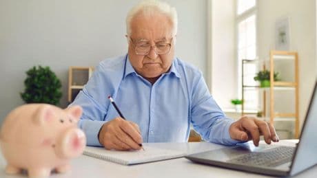 Tax raid on pensions by HMRC under plans from Rachel Reeves