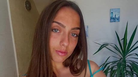 Una joven de 20 años aparece muerta en una piscina durante una fiesta de graduación
