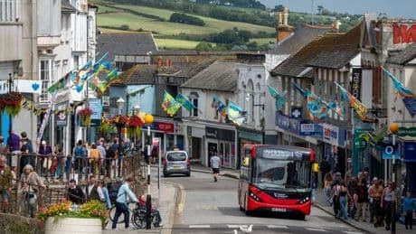 Crisis in Cornwall as locals have 'never seen it so empty'