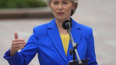 EU-Kommission: Es ist nicht nichts passiert – Ursula von der Leyen übersteht Misstrauensvotum