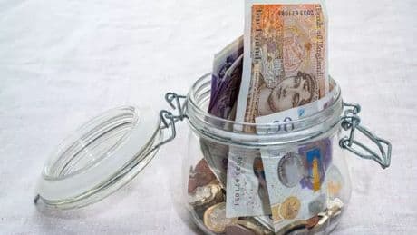Everyone told to keep £400 in cash at home - with HMRC warning