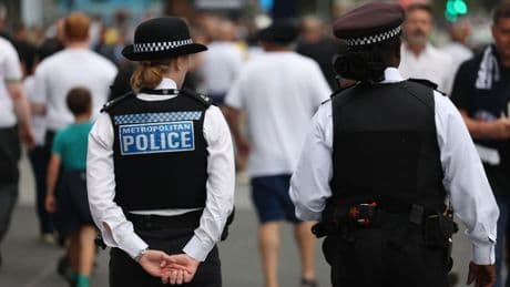 Pilotprojekt in England: Polizistinnen joggen in Zivil und decken „Catcalling“ auf