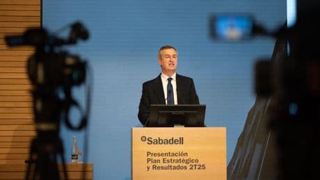 Sabadell promete más 'megadividendos': cada año de los próximos 3 pagará más que en 2024 con el respaldo del BCE