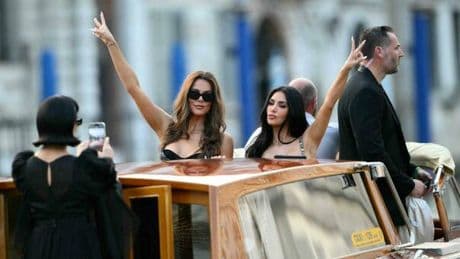 Kim Kardashian star a Venezia: shopping con la mamma Kris e la sorella Khloé prima del matrimonio Bezos-Sánchez