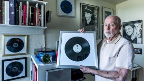 Peter kocht unieke LP van Elvis Presley op een rommelmarkt voor een prikkie: ’Is nu misschien wel €3000 waard’
