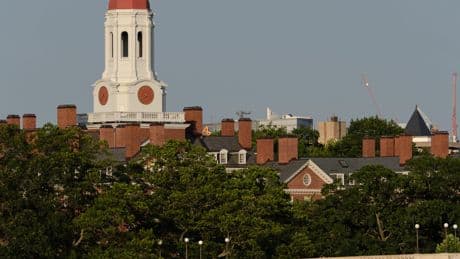 Thousands Ask Harvard Not to ‘Give in’ and Pay Fine to Trump