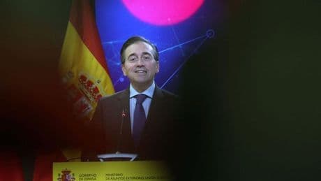 Albares pide a Feijóo un pacto de Estado por la cooficialidad de las lenguas