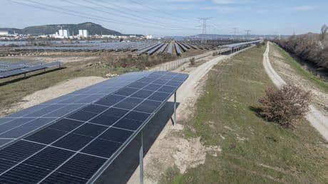 Le photovoltaïque linéaire, testé dans le Vaucluse, fera-t-il ses preuves ?