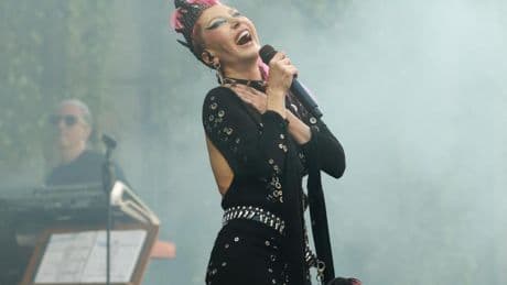 Cuma İş Çıkışı’nda Hande Yener sahnedeydi