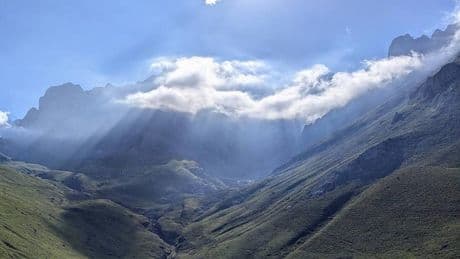 El anillo de los tres macizos: 120 kilómetros por el corazón de los Picos de Europa