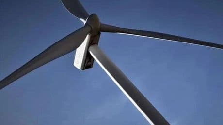 Muere un joven tras electrocutarse en un molino de viento en Burgos