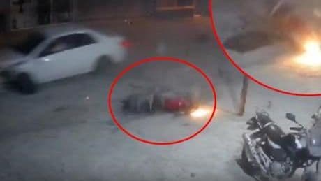 Şerit ihlali yapan otomobil 2 motosiklete çarptı: 1 ölü, 3 yaralı
