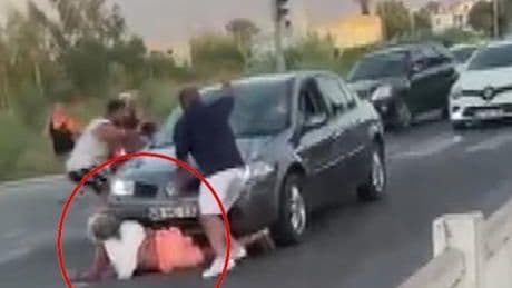 Yer: Muğla! Otomobiliyle kadına çarptı, yetmedi üzerinden geçmeye çalıştı