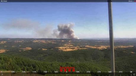 Un incendio en Sant Pere Sallavinera quema 30 hectáreas y ocupa a 54 dotaciones de Bombers