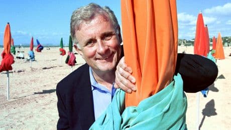 Décès d’Edmund White, porte drapeau de la littérature gay américaine et auteur de La Symphonie des adieux