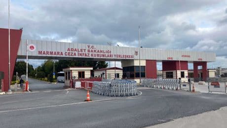 Silivri'de kapasitenin 3 katı mahpus kalıyor
